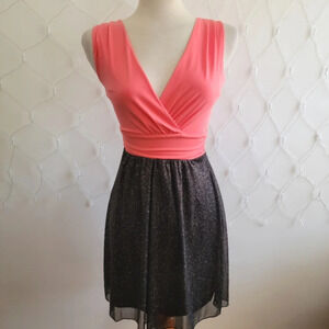 EnFocus Studio Feminine Sleeveless A-Line Dress • Peach & Black • Size 4